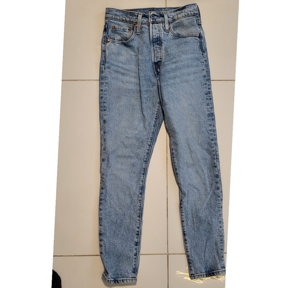 Levi 501 Skinny Jeans size 24